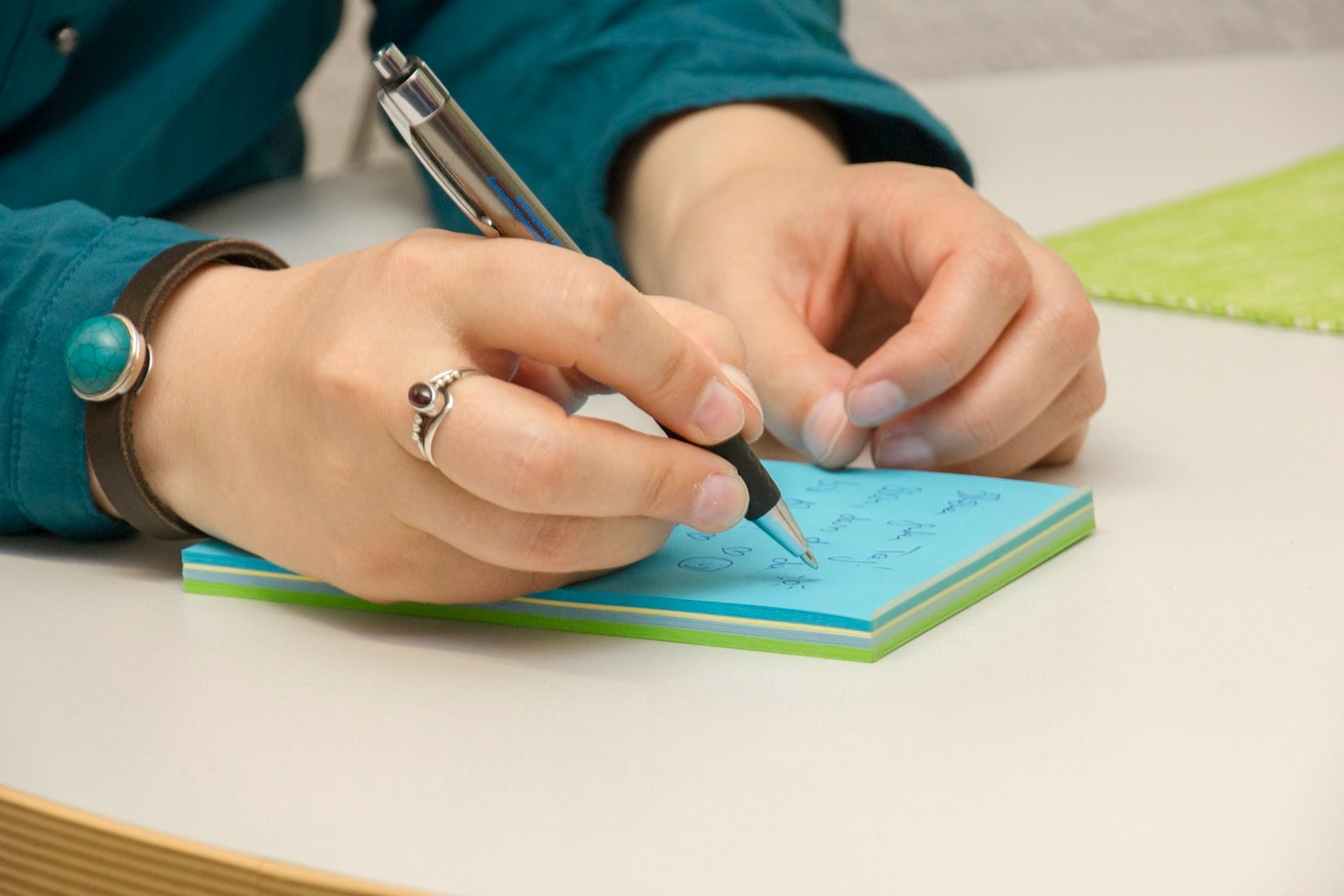 5 Ways Daily Journaling Enhances Therapy